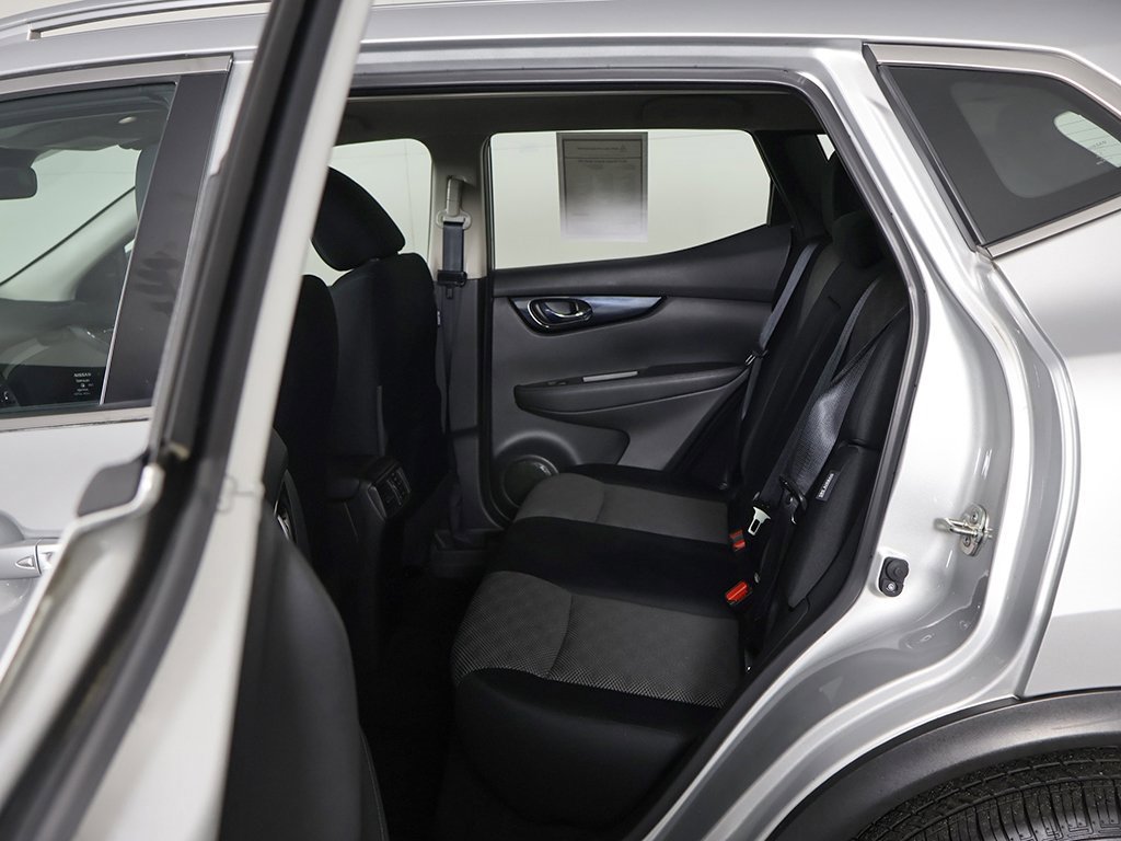 Used 2022 Nissan Rogue Sport SV image 28