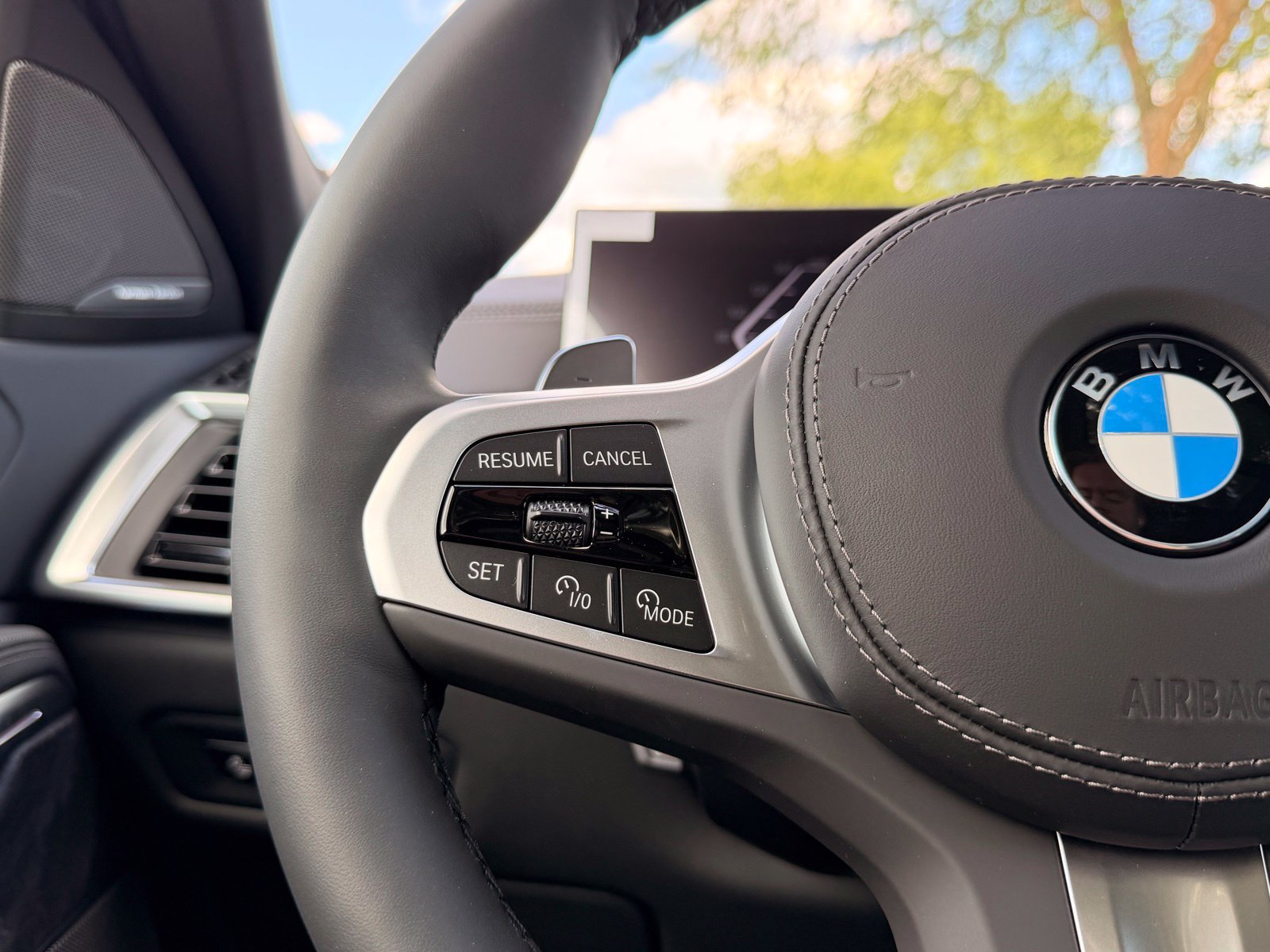 New 2027 BMW X6 xDrive40i w/ Climate Comfort Package AWD/4WD image 21