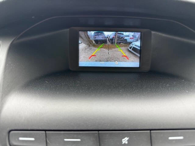 Used 2018 Ford Focus SE w/ SE Appearance Package image 45