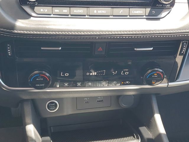 Certified 2022 Nissan Rogue SV image 14