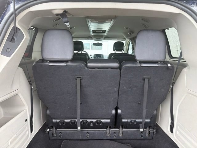 Used 2014 Chrysler Town & Country Touring w/ Driver Convenience Group FWD image 24