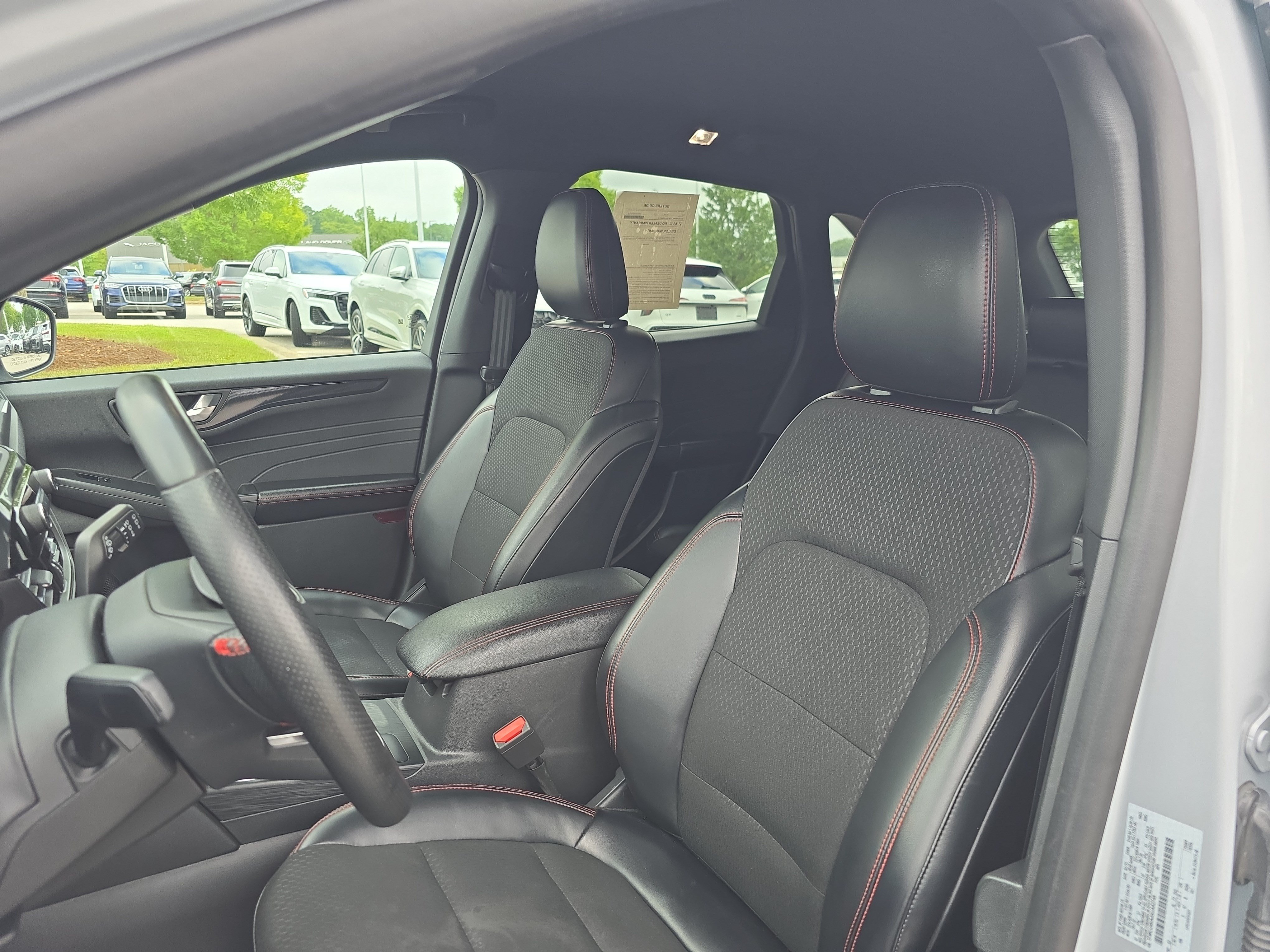 Used 2025 Ford Escape ST-Line Select AWD/4WD image 14