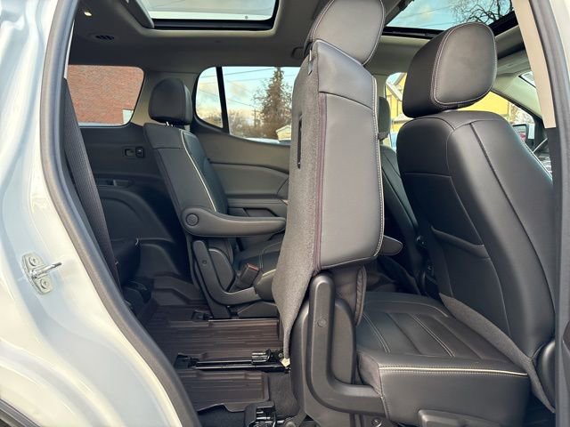 Used 2023 GMC Acadia Denali w/ Denali Technology Package image 39