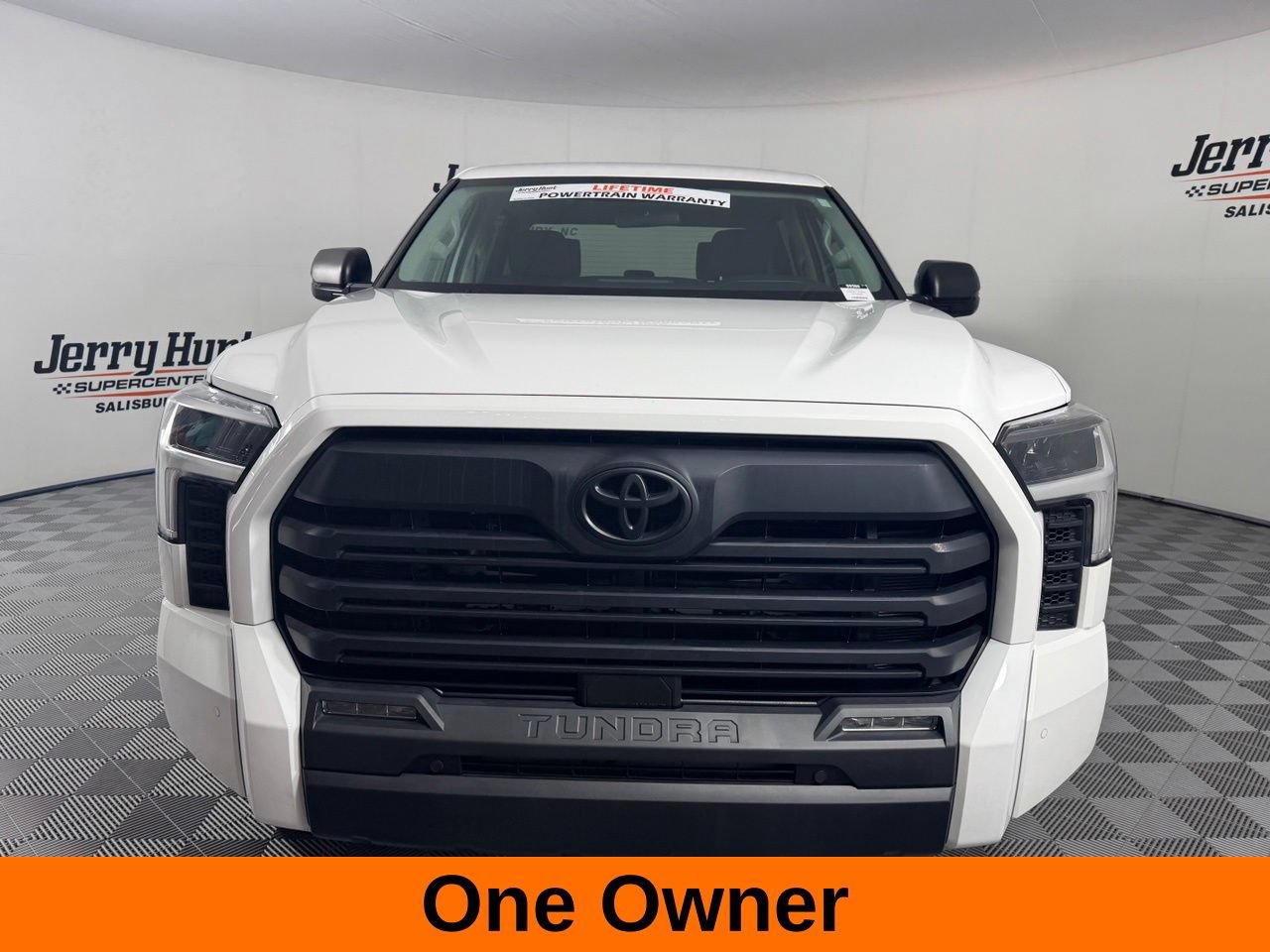 Used 2023 Toyota Tundra SR5 w/ SR5 Convenience Package AWD/4WD image 4