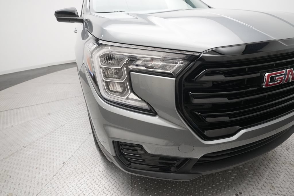Used 2024 GMC Terrain SLE w/ Driver Convenience Package AWD/4WD image 22