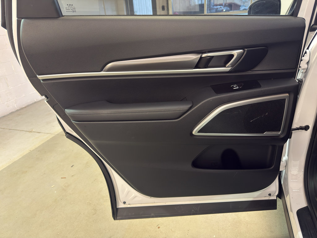 Used 2023 Kia Telluride S AWD/4WD image 28