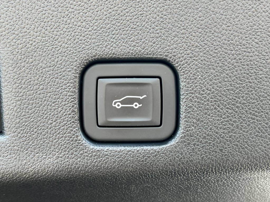 Used 2026 Chevrolet Traverse LT AWD/4WD image 40