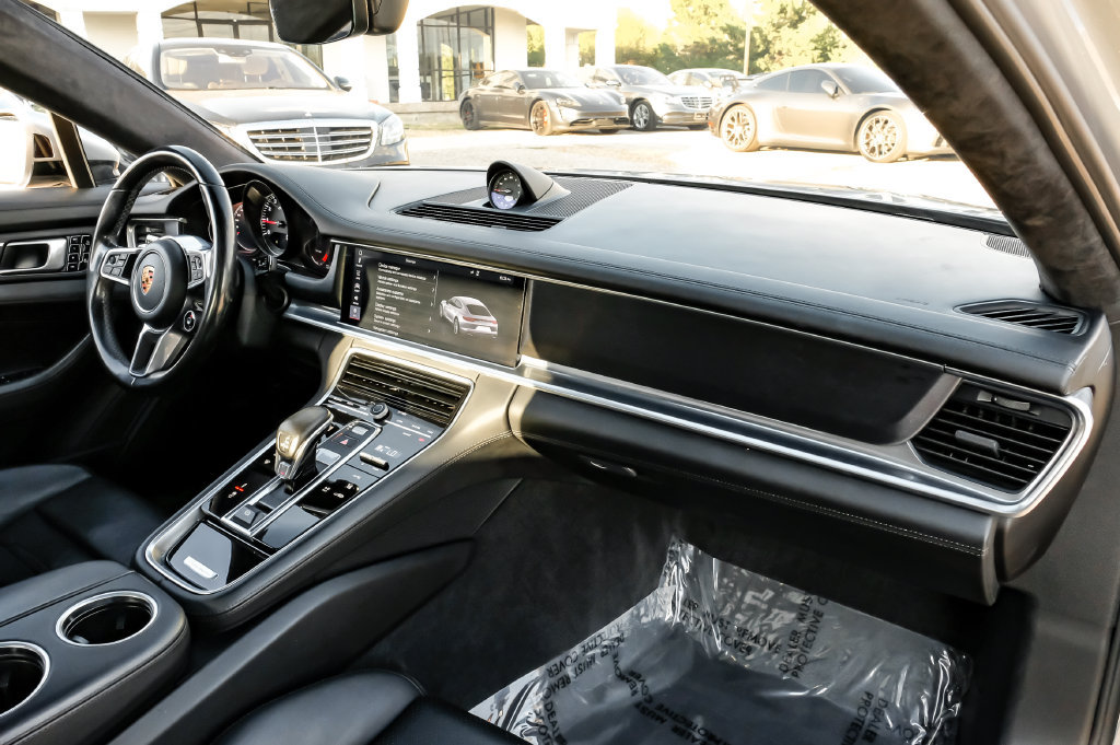 Used 2019 Porsche Panamera GTS AWD/4WD image 10