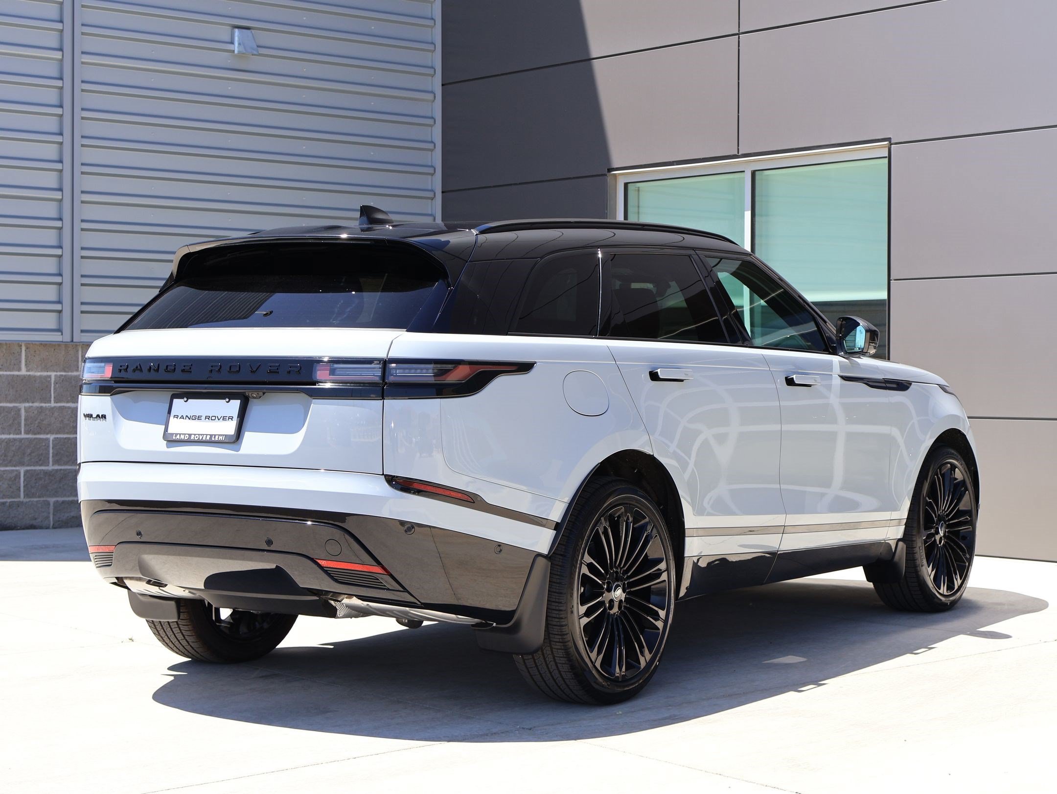 New 2026 Land Rover Range Rover Velar Dynamic SE AWD/4WD image 5