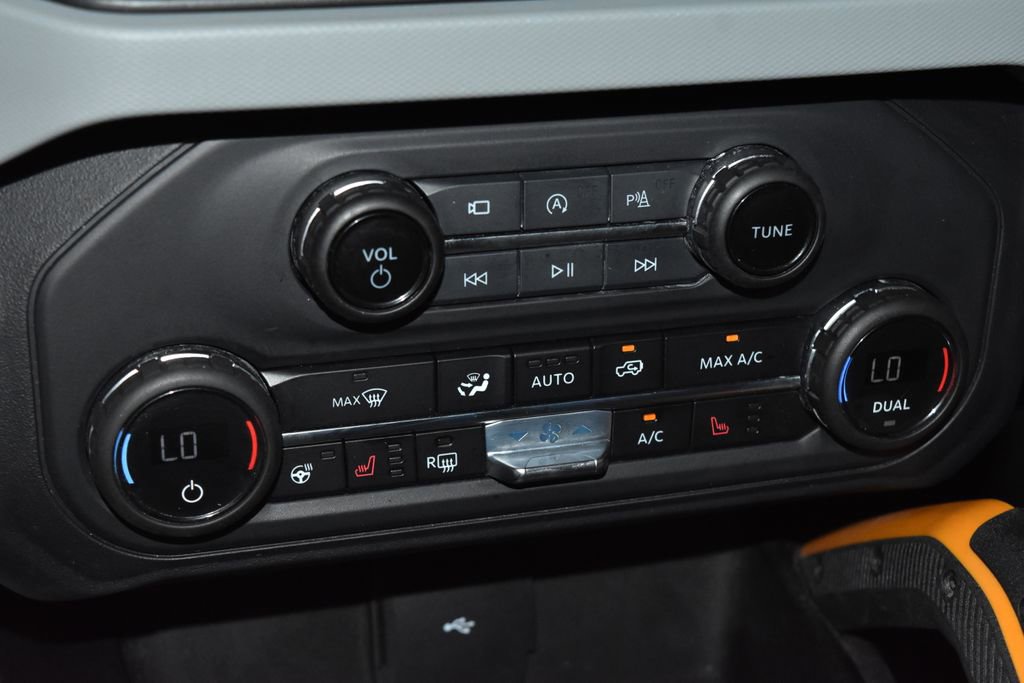 Used 2023 Ford Bronco Badlands image 12