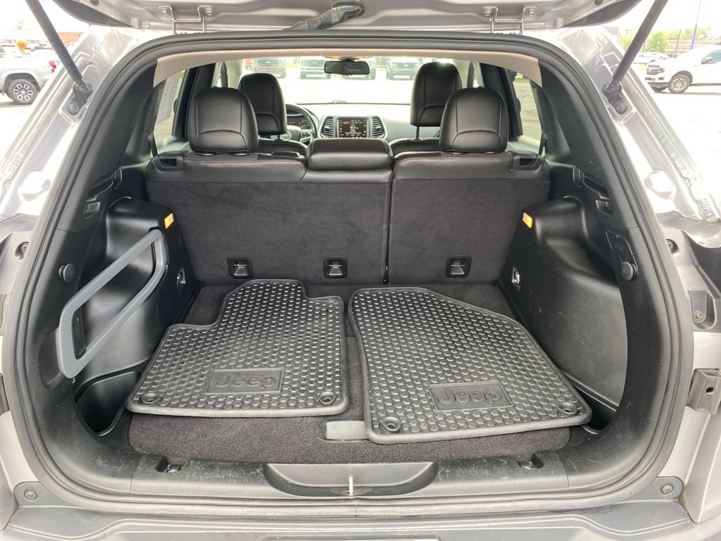 Used 2018 Jeep Cherokee Trailhawk AWD/4WD image 54
