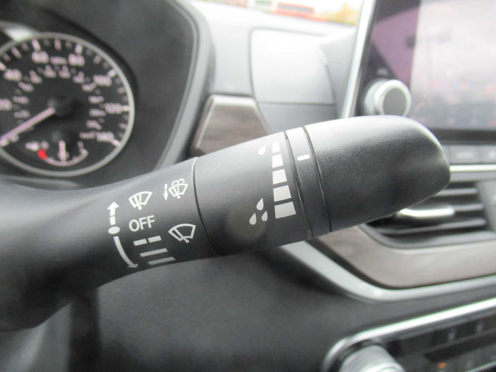 Used 2023 Nissan Altima 2.5 SV image 23