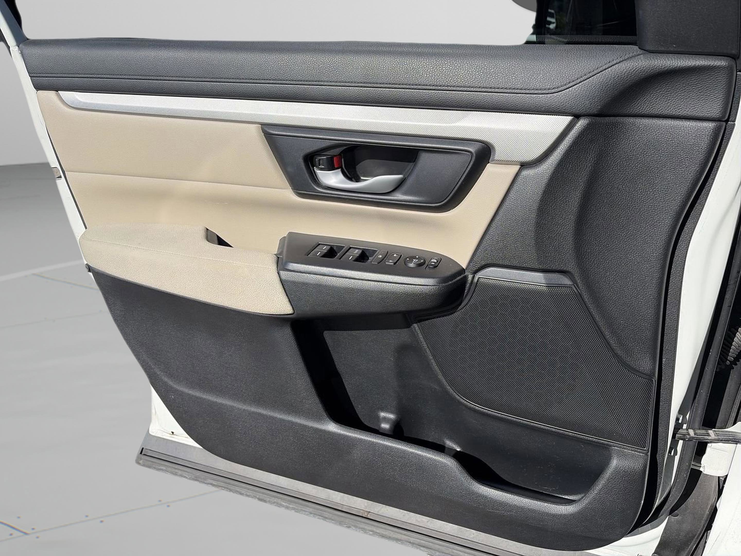 Used 2018 Honda CR-V LX image 17