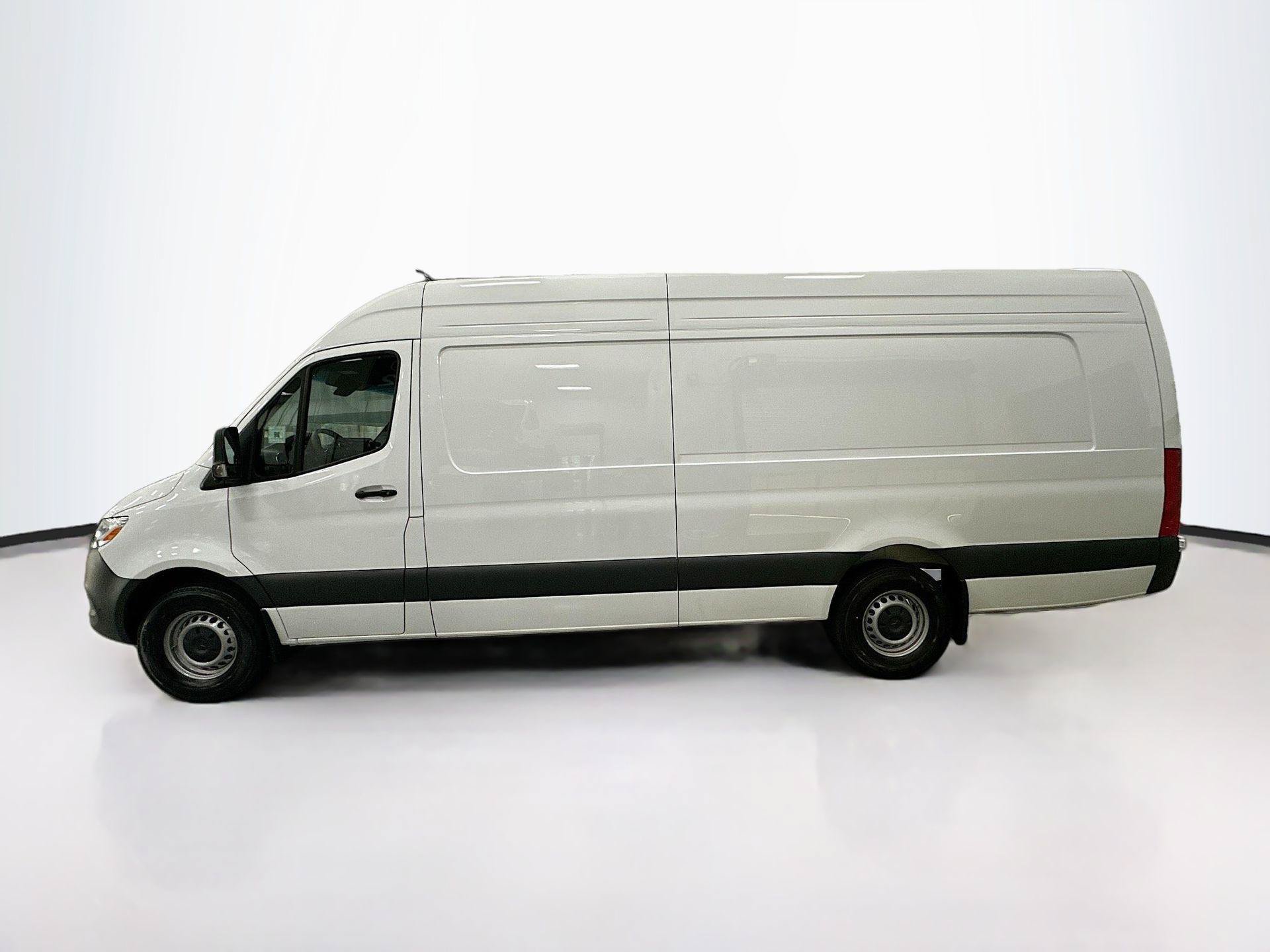 Used 2026 Mercedes-Benz Sprinter 2500 image 4