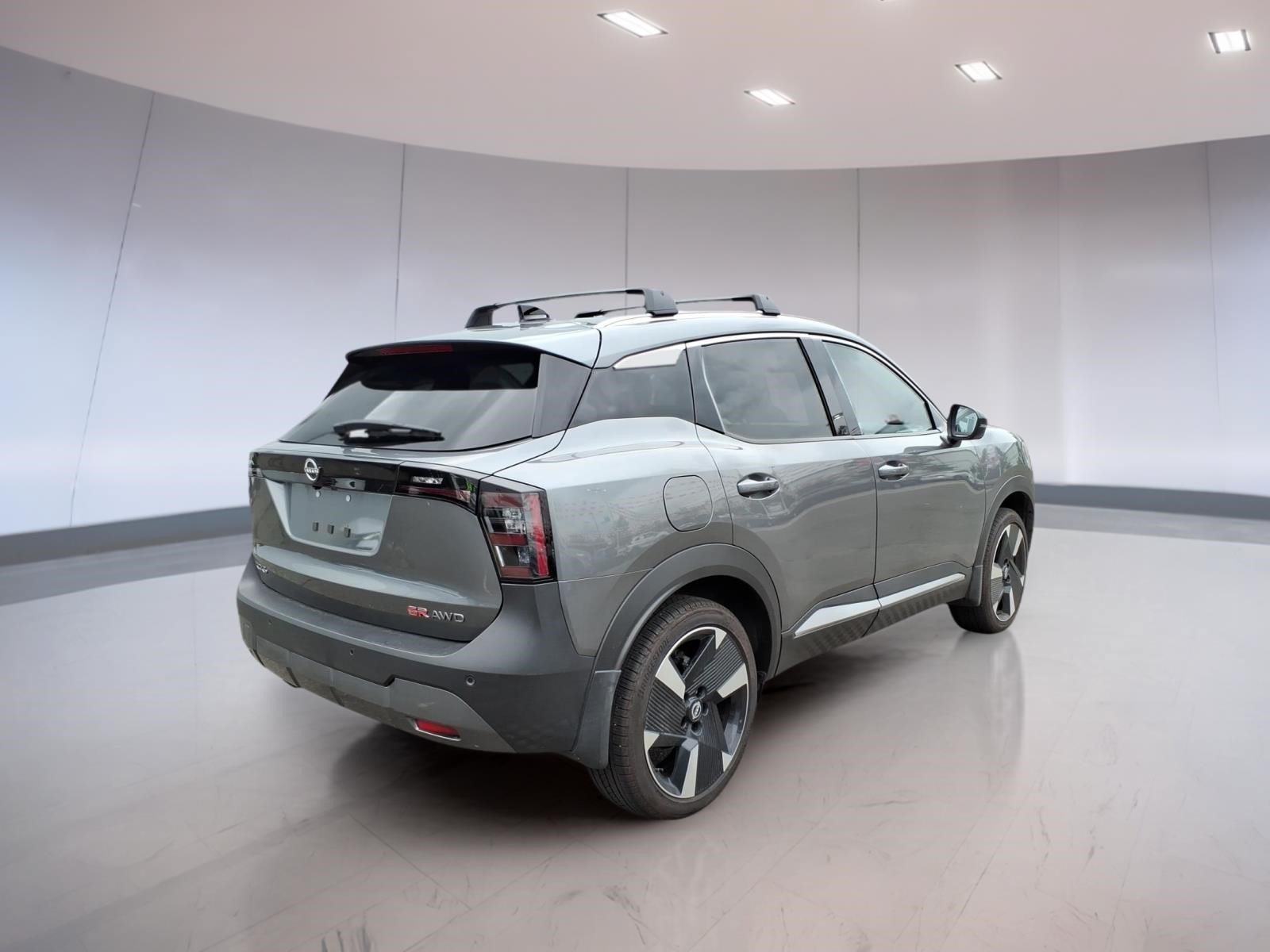 Used 2026 Nissan Kicks SR w/ Illumination Package AWD/4WD image 4