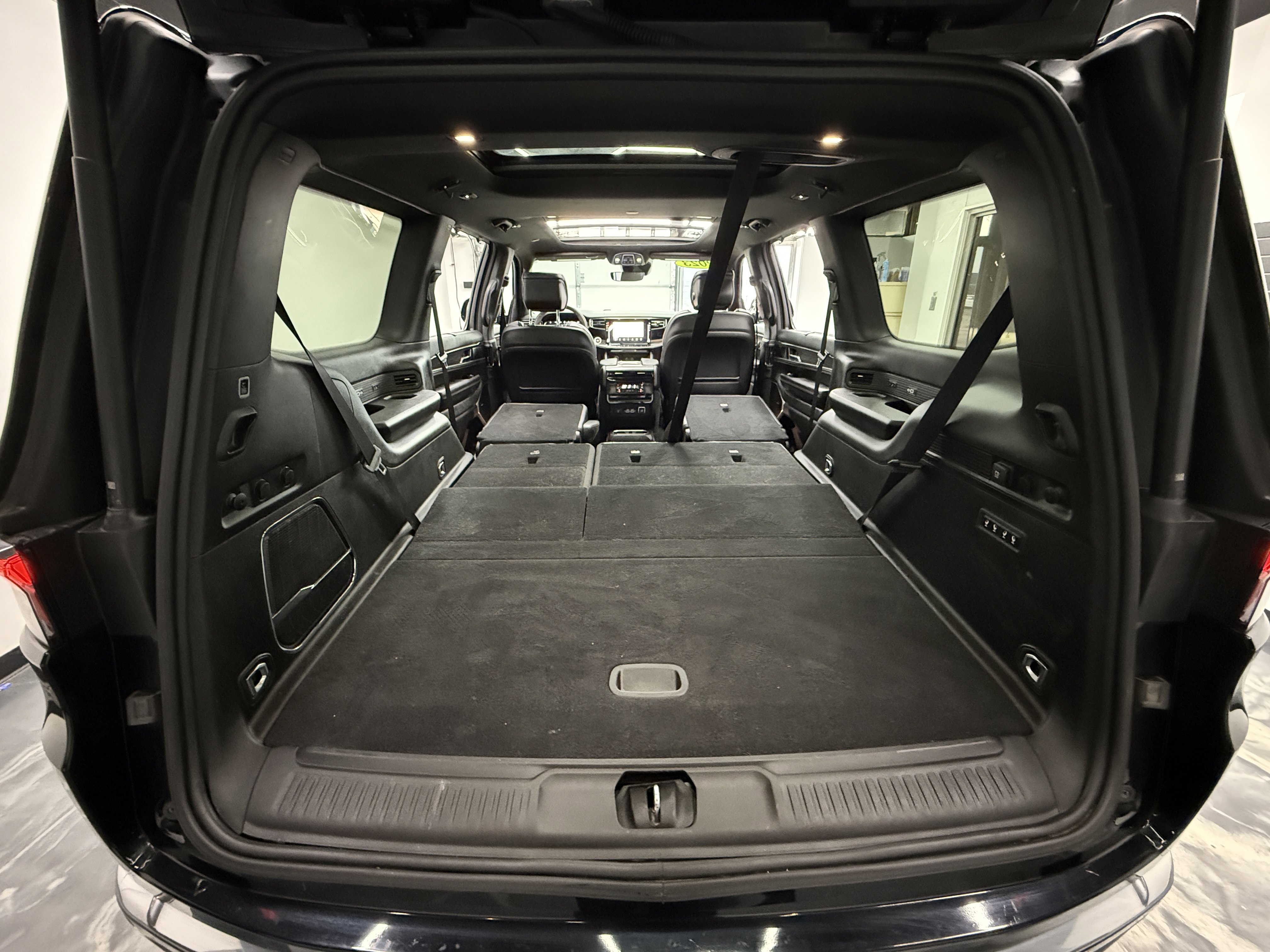 Used 2023 Jeep Wagoneer Series II w/ Convenience Group I image 29