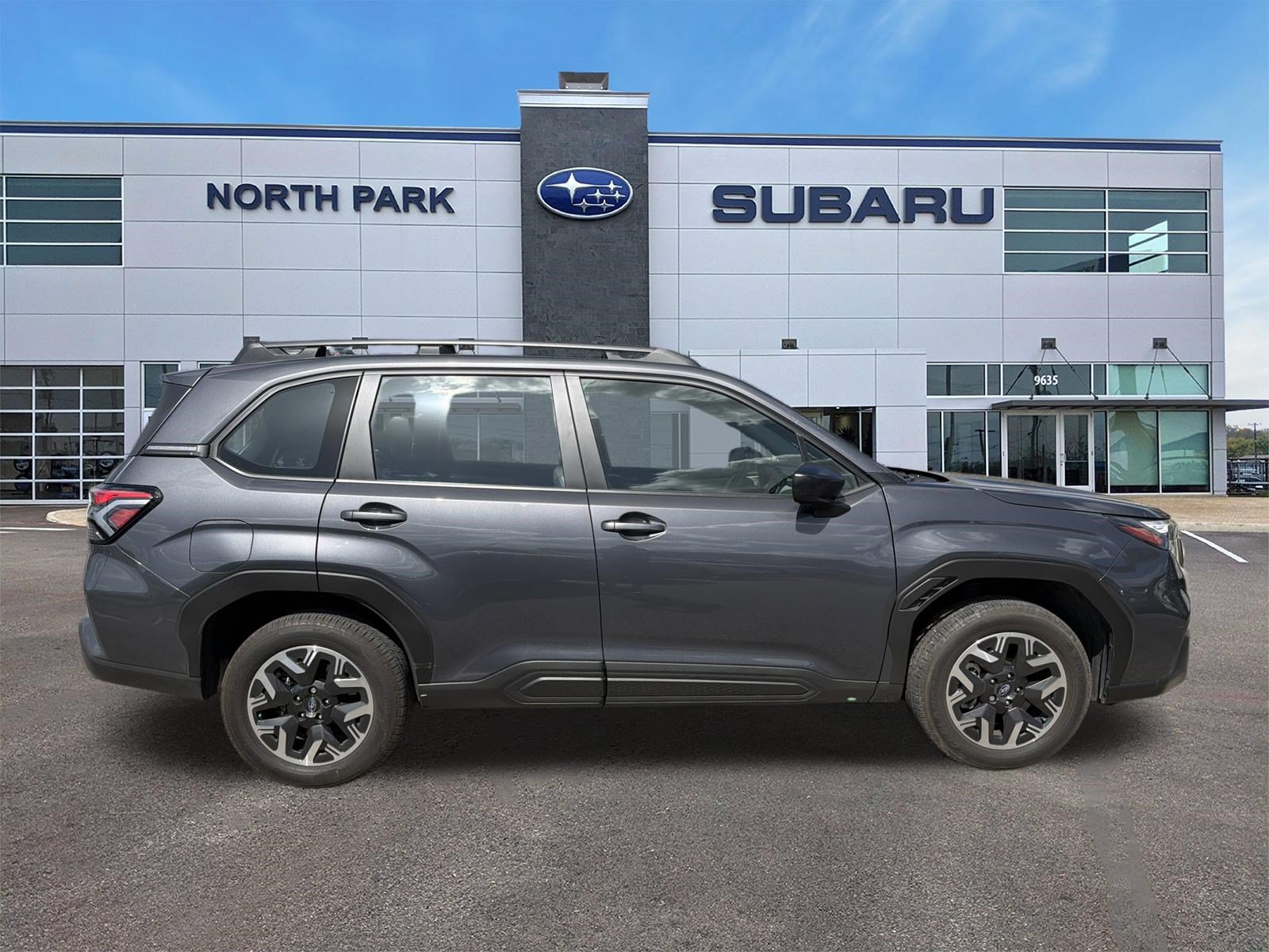 Certified 2025 Subaru Forester w/ Convenience Package #1 AWD/4WD image 2