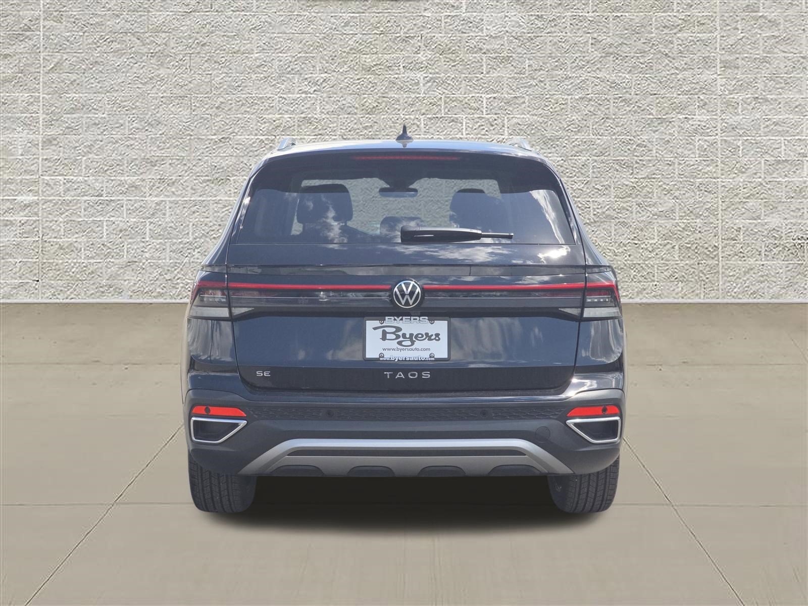 New 2026 Volkswagen Taos SE FWD image 6