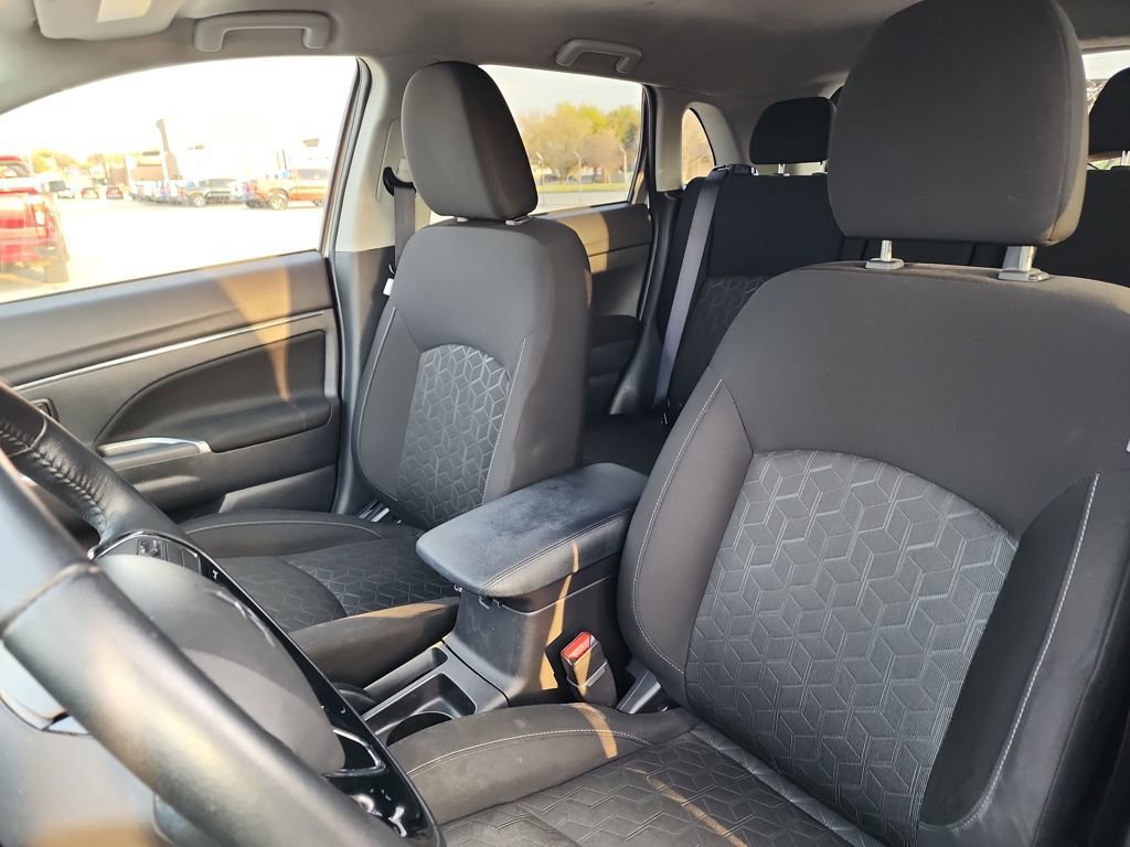 Used 2021 Mitsubishi Outlander Sport SE image 11