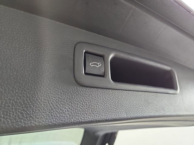 Used 2025 Toyota Highlander Platinum image 36