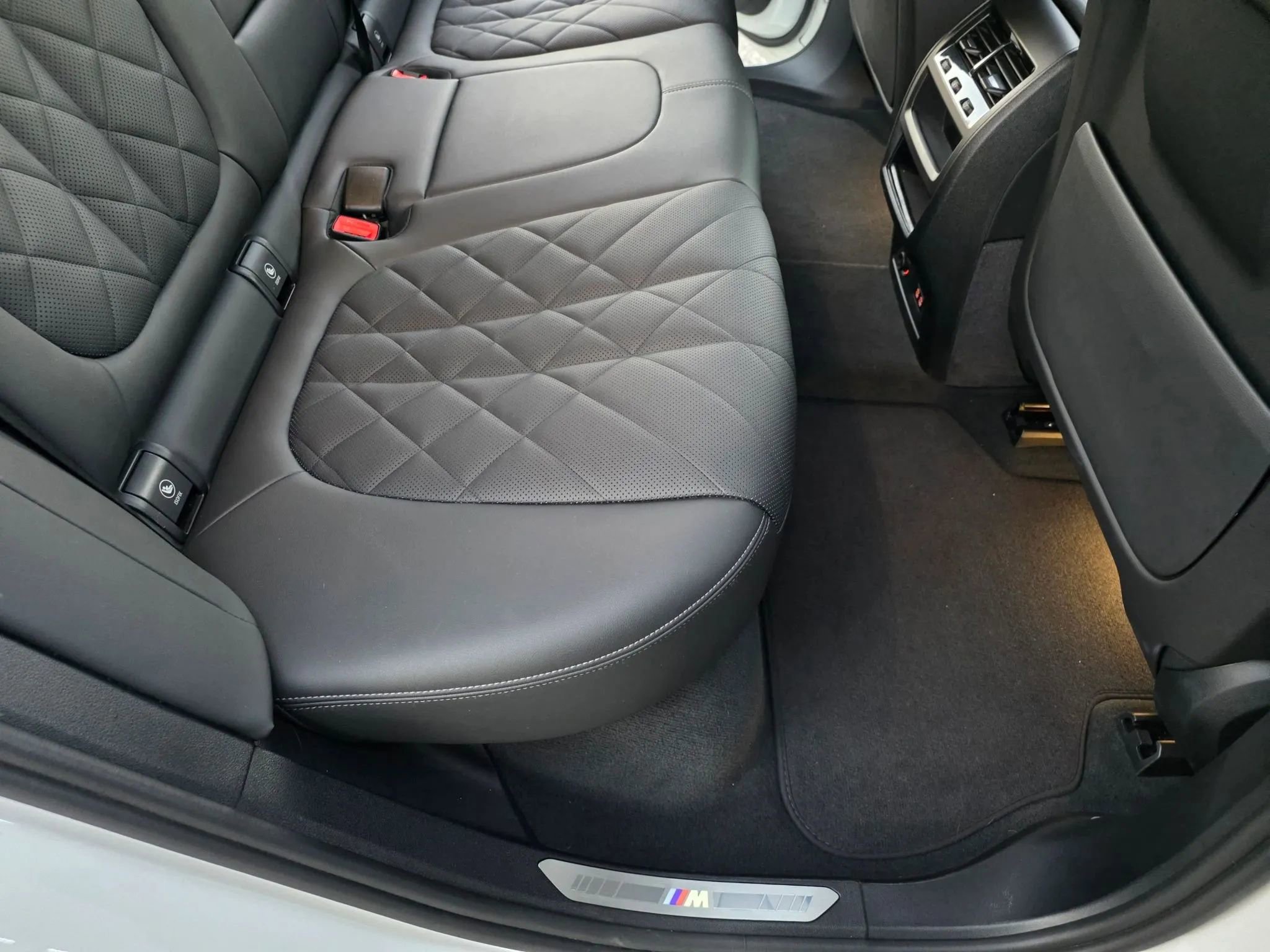 Used 2024 BMW X5 sDrive40i w/ M Sport Package image 30