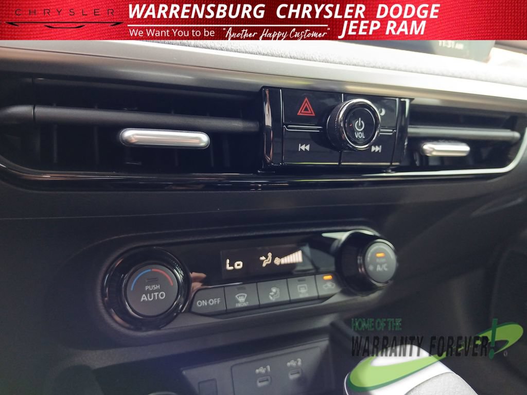 Used 2026 Nissan Kicks SV FWD image 23
