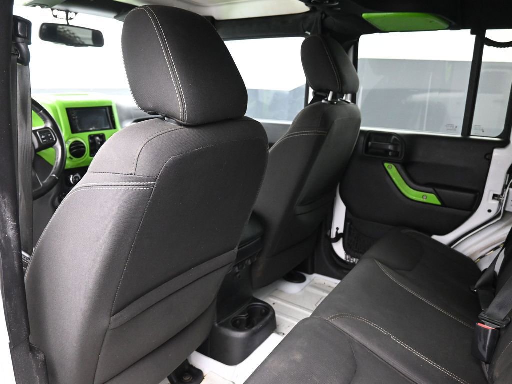 Used 2017 Jeep Wrangler Unlimited Rubicon AWD/4WD image 15