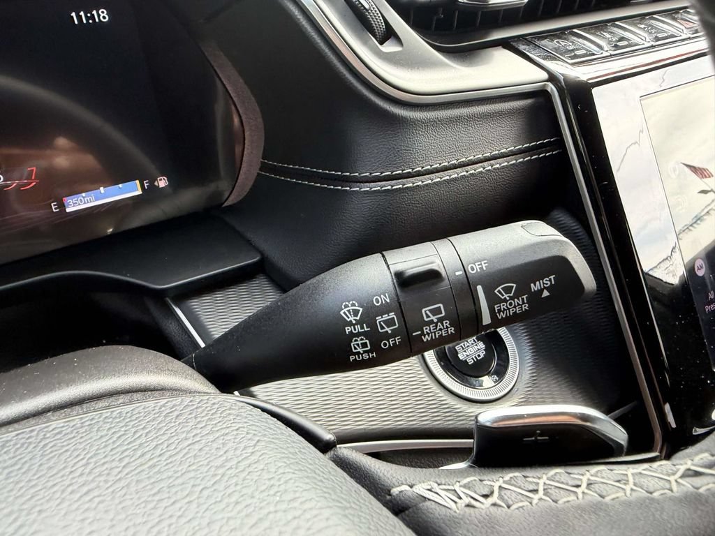 Certified 2025 Jeep Grand Cherokee Laredo AWD/4WD image 34