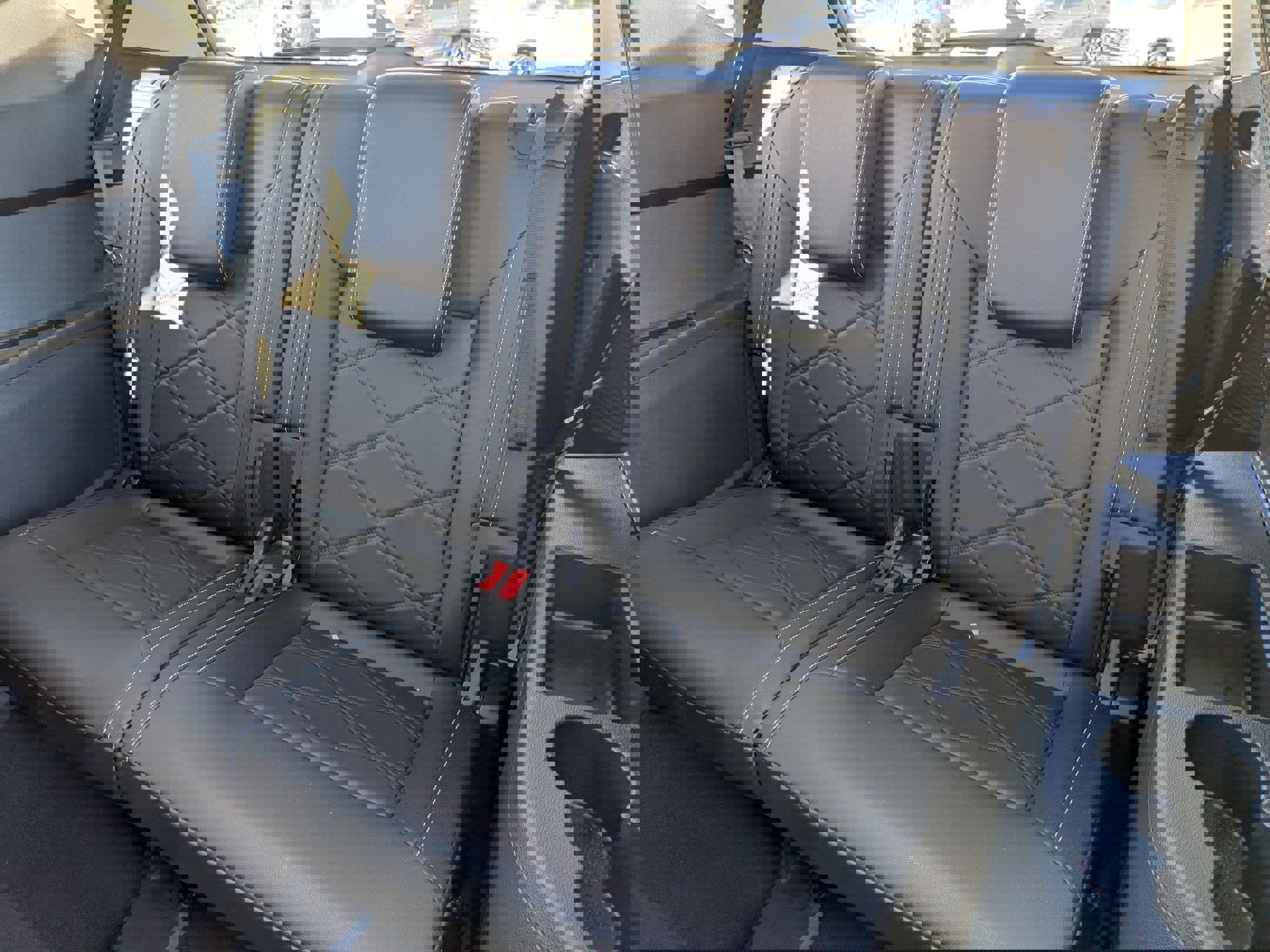 Used 2025 Volkswagen Atlas SE image 30