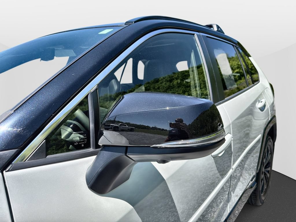 Used 2023 Toyota RAV4 XSE AWD/4WD image 11
