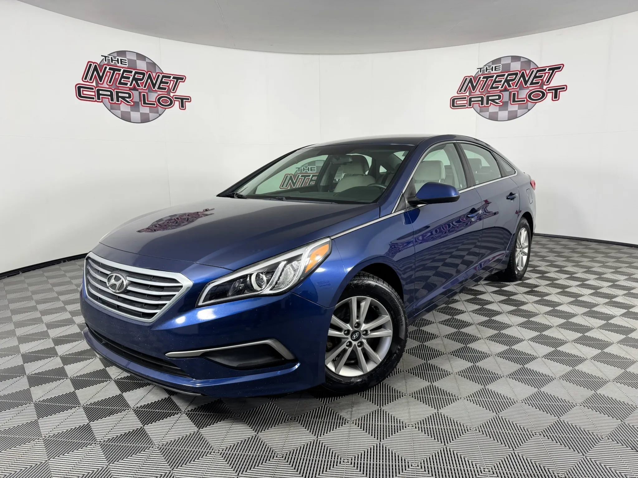 Used 2017 Hyundai Sonata SE FWD image 1
