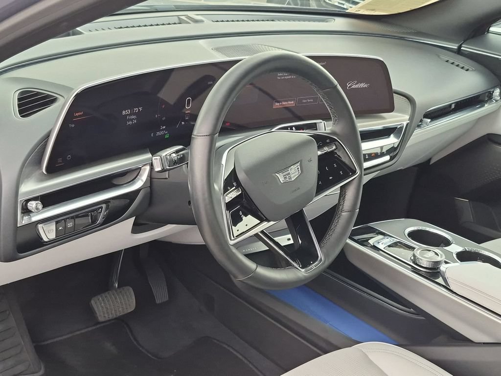 Certified 2024 Cadillac Lyriq Luxury RWD image 2