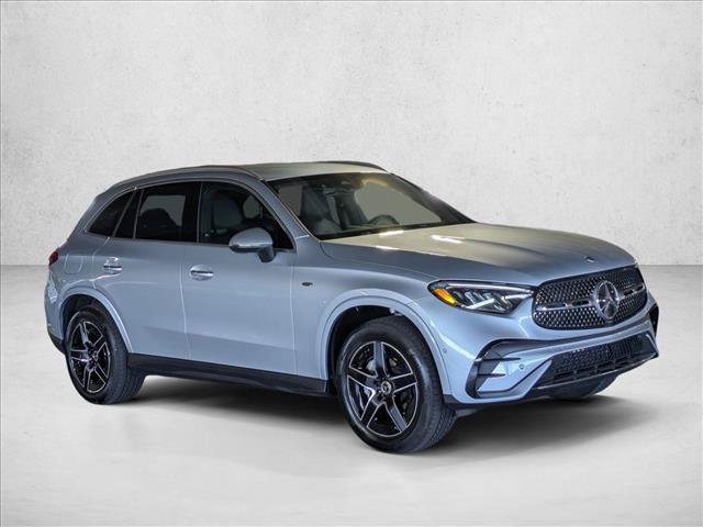 Used 2025 Mercedes-Benz GLC 350e 4MATIC image 3