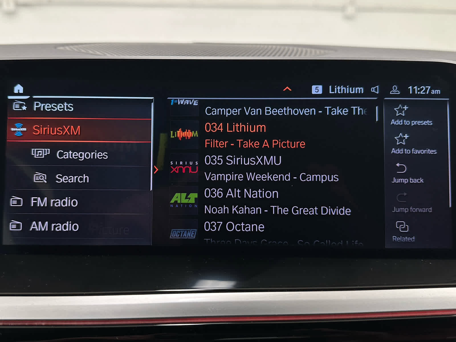 Used 2024 BMW Z4 M40i w/ Premium Package image 31