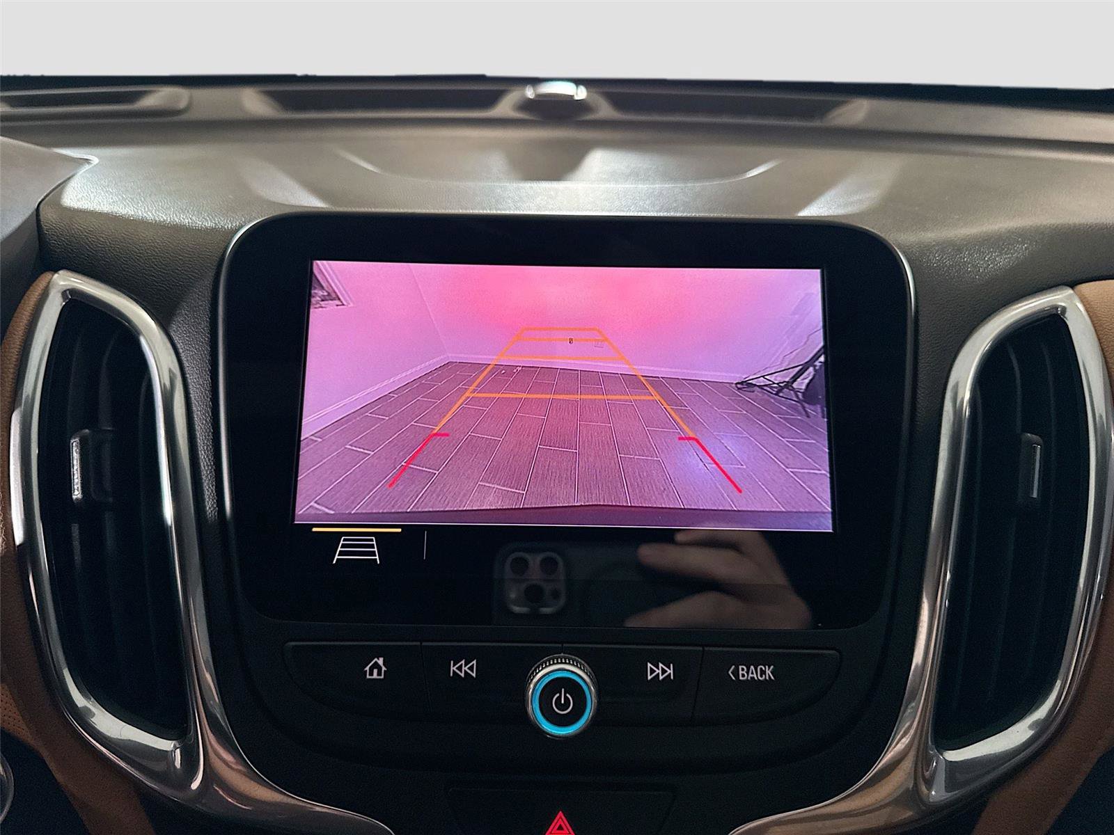 Used 2020 Chevrolet Equinox Premier FWD image 10