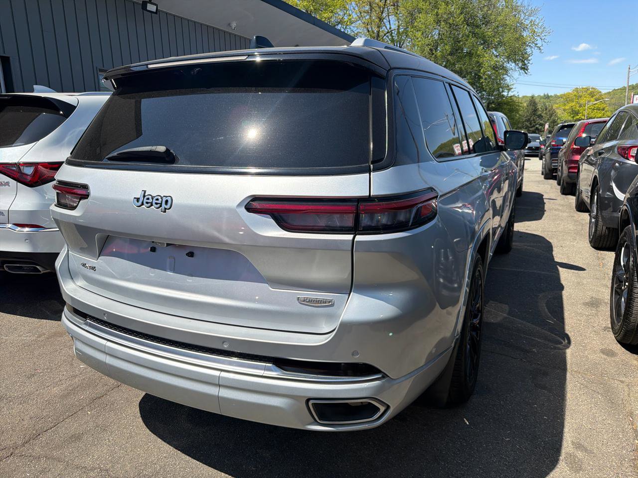 Used 2023 Jeep Grand Cherokee L Summit AWD/4WD image 6