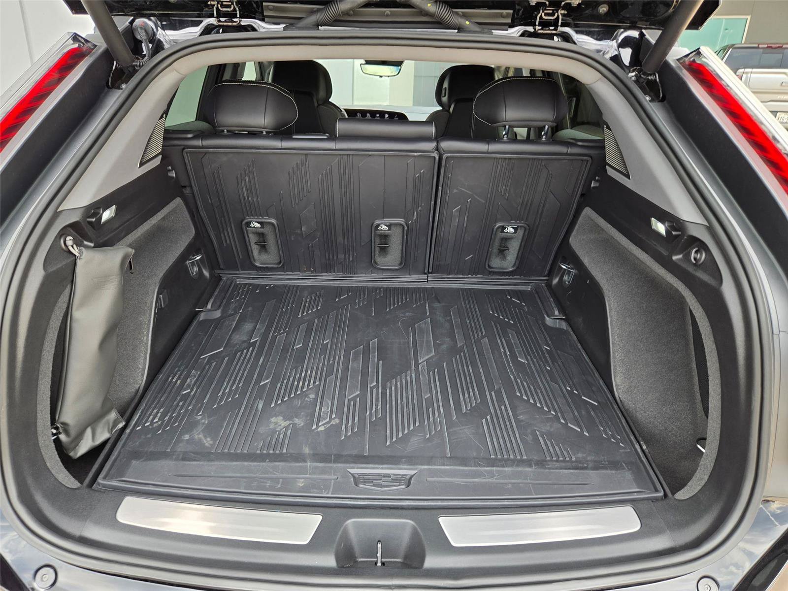 New 2026 Cadillac Optiq Luxury 1 w/ LPO, Floor Liner Package RWD image 31