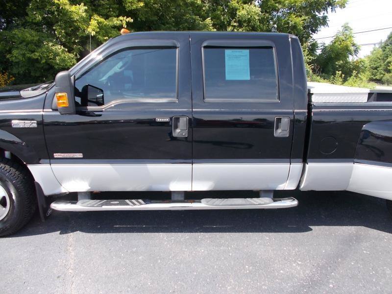 Used 2004 Ford F350 Lariat AWD/4WD image 6