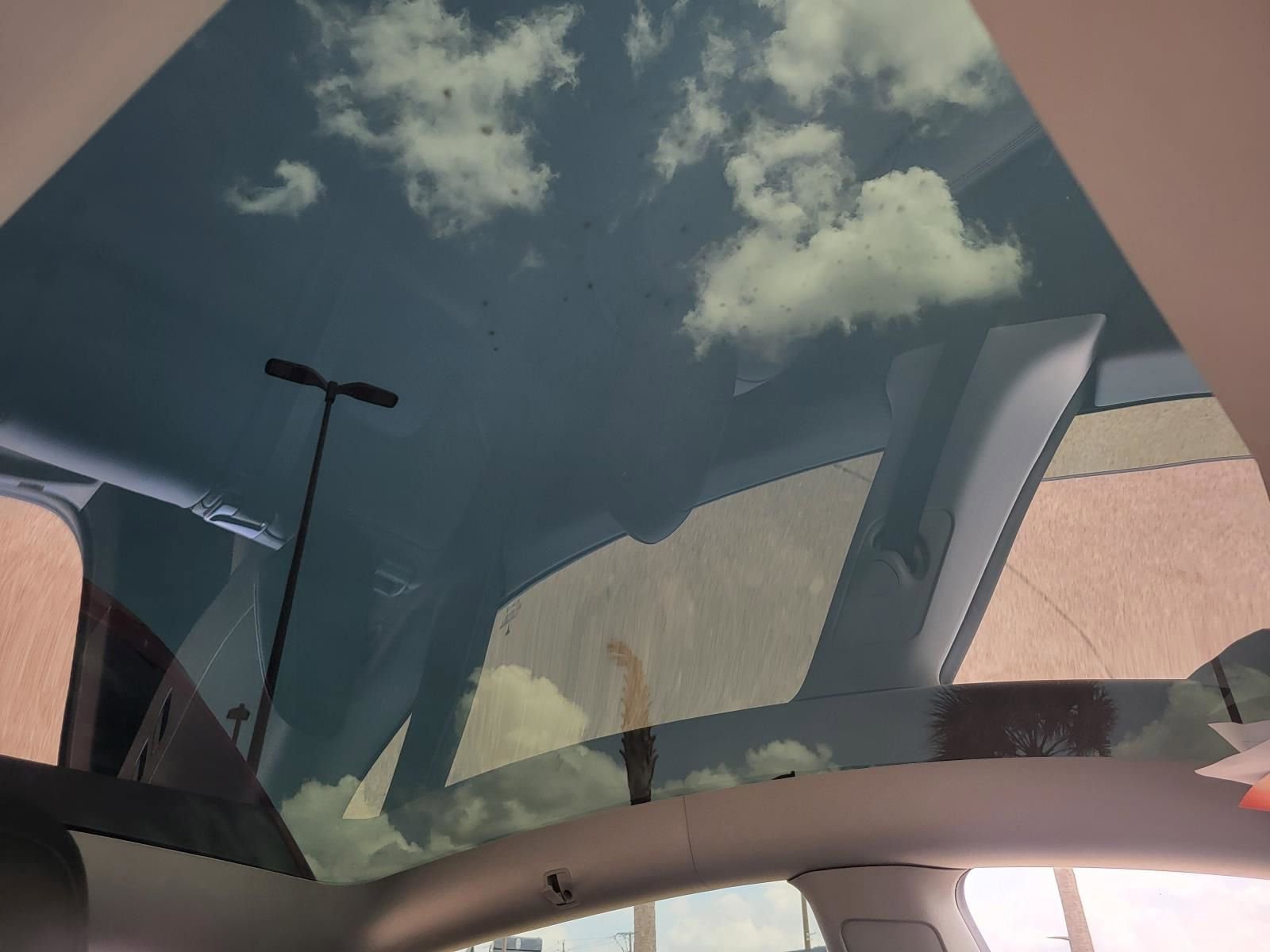 Used 2021 Tesla Model Y Long Range AWD/4WD image 9