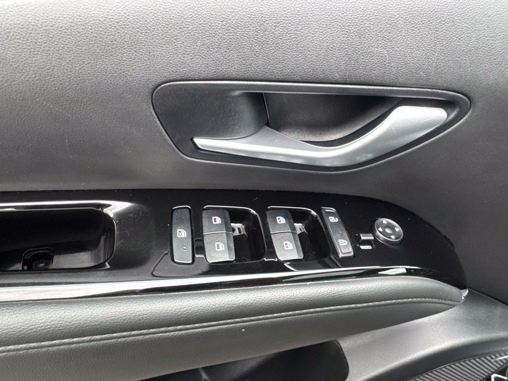 Certified 2024 Hyundai Santa Cruz Limited AWD/4WD image 8