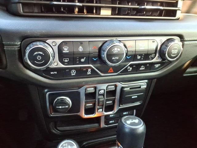 Used 2024 Jeep Wrangler Unlimited Sahara w/ Technology Group AWD/4WD image 35