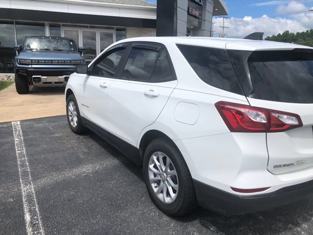 Used 2021 Chevrolet Equinox LS AWD/4WD image 4