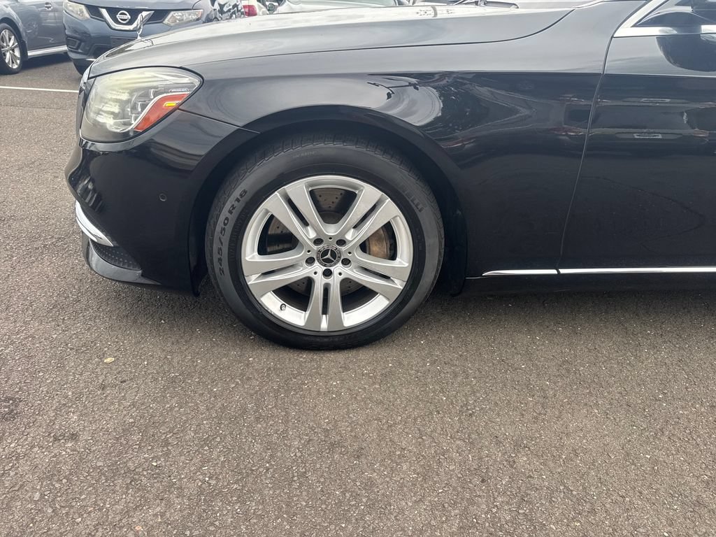 Used 2018 Mercedes-Benz S 560 4MATIC Sedan w/ Premium Package image 27