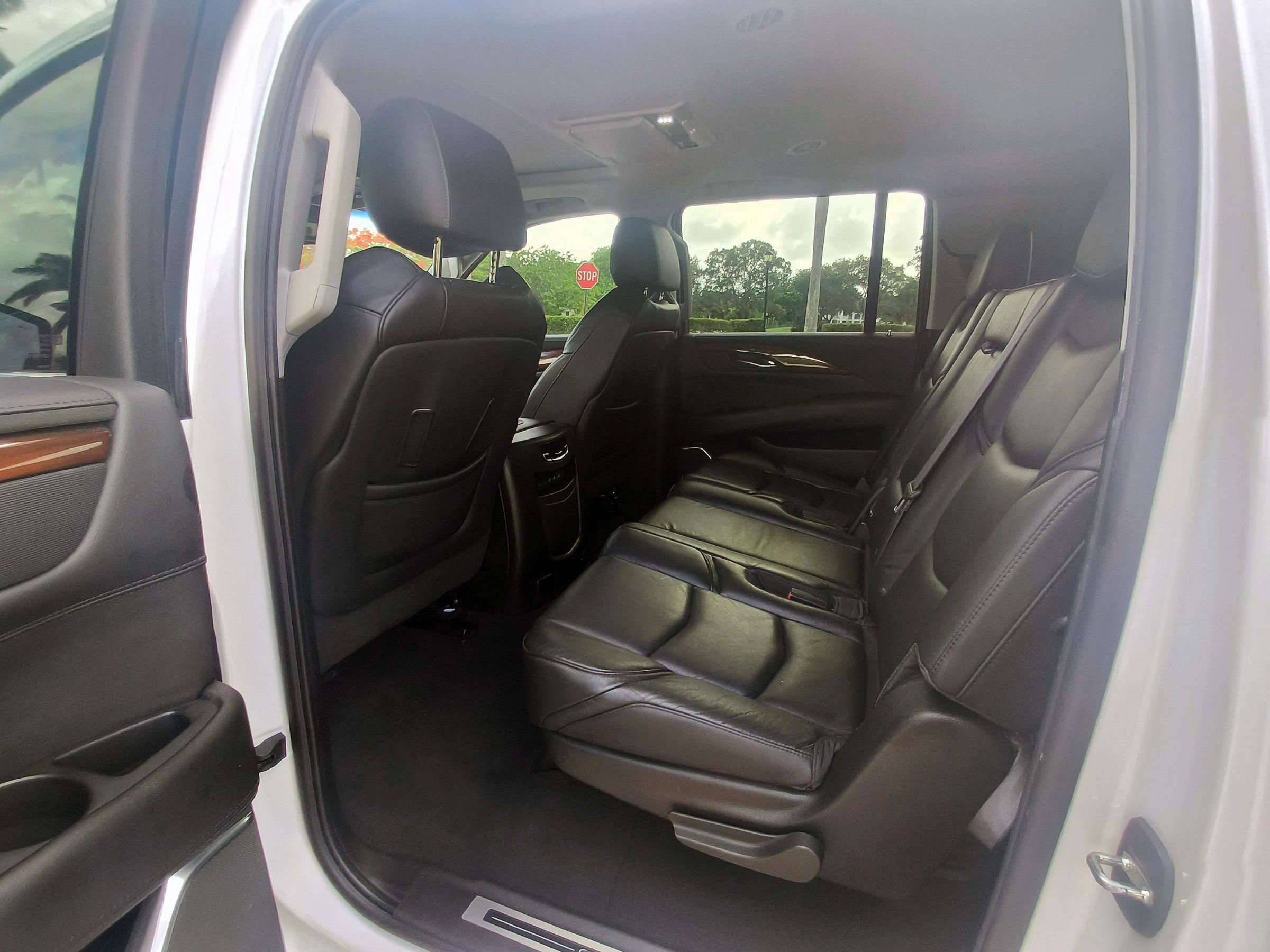 Used 2018 Cadillac Escalade ESV Premium Luxury AWD/4WD image 12