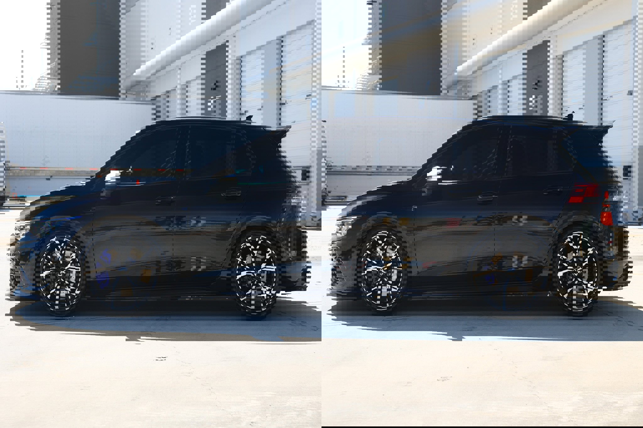 Used 2023 Volkswagen Golf R image 8