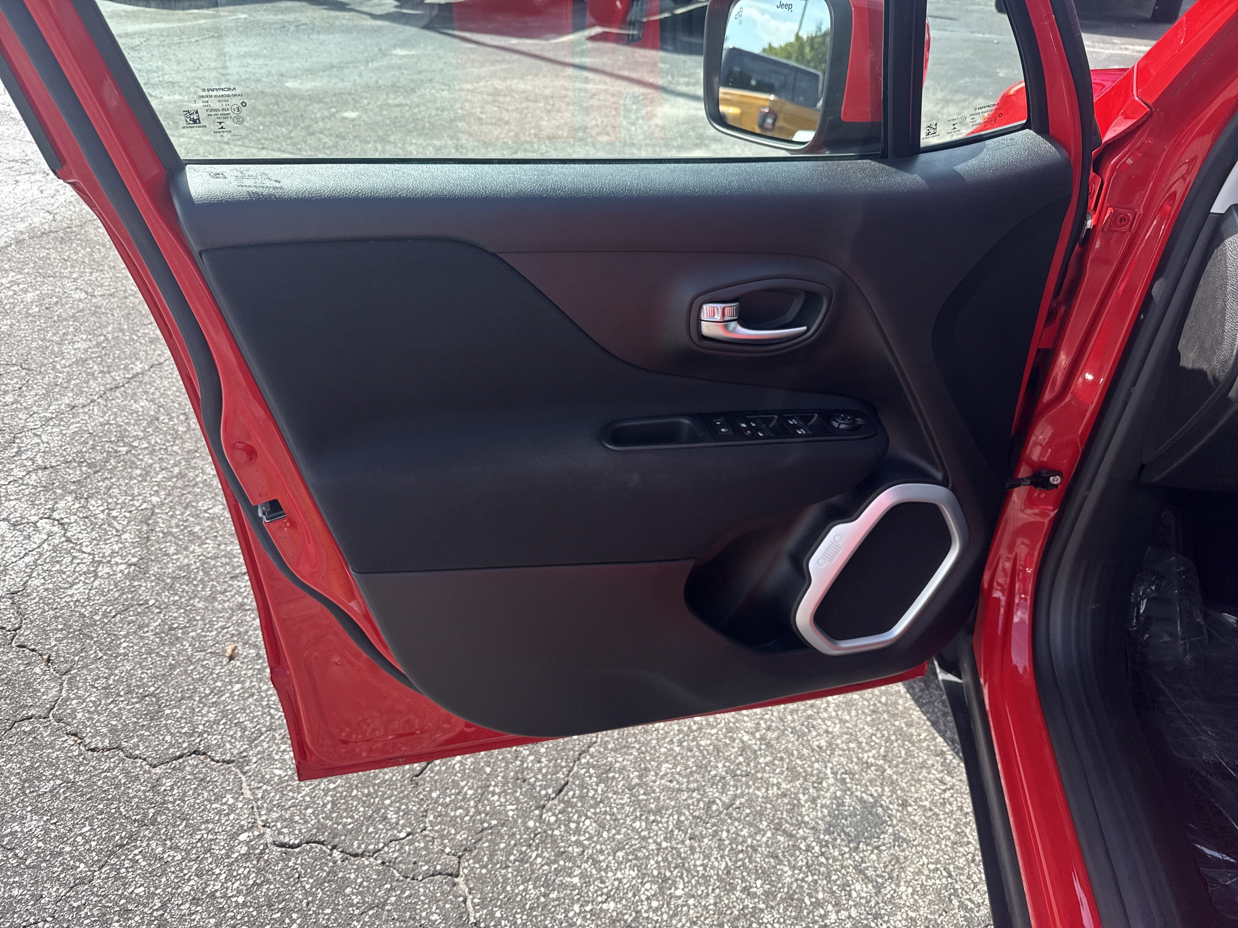 Used 2021 Jeep Renegade Latitude w/ Luxury Group I AWD/4WD image 13