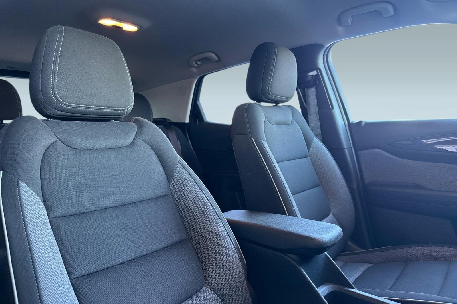 Used 2025 Chevrolet TrailBlazer LT image 30