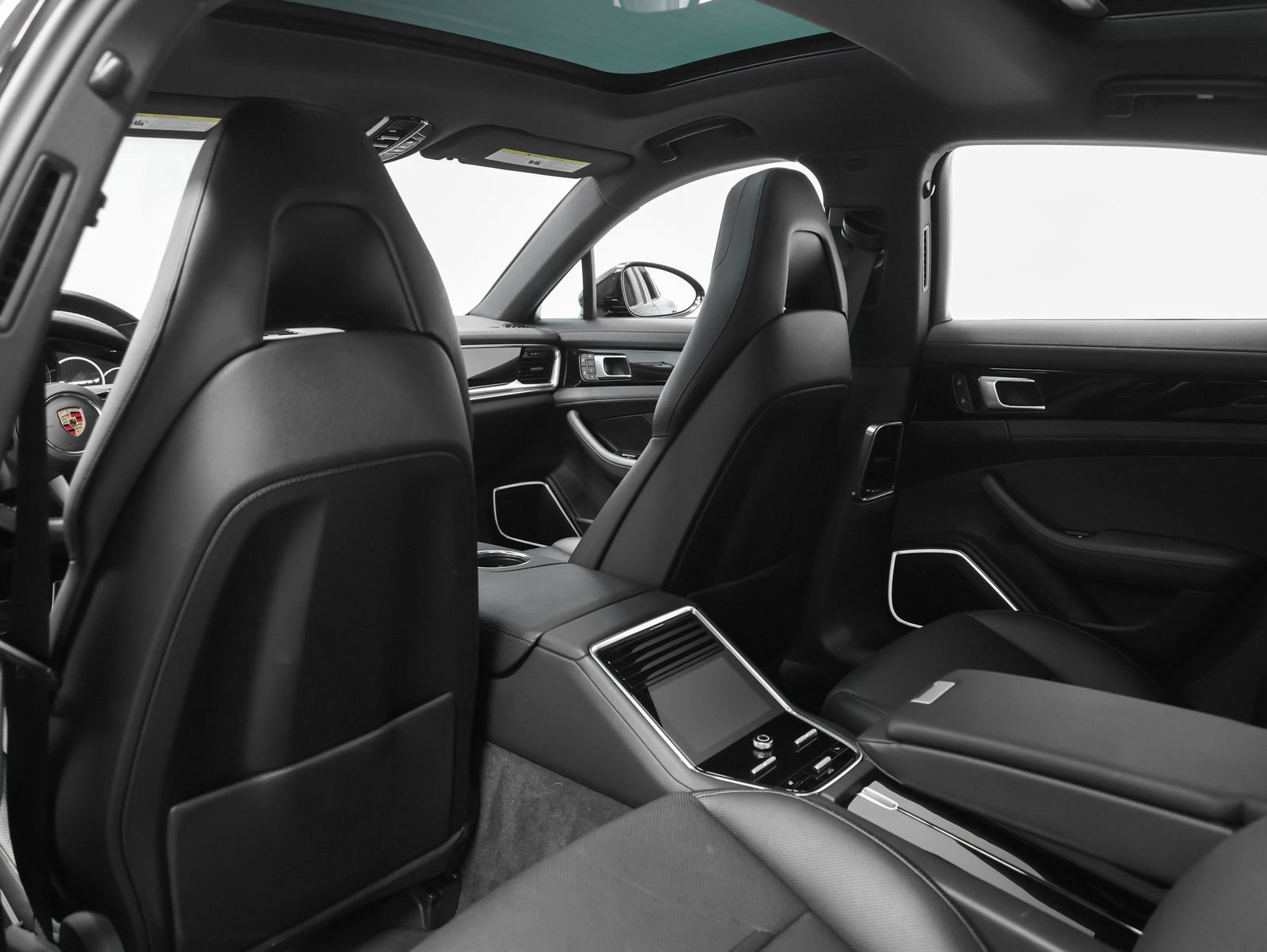 Certified 2023 Porsche Panamera AWD/4WD image 40