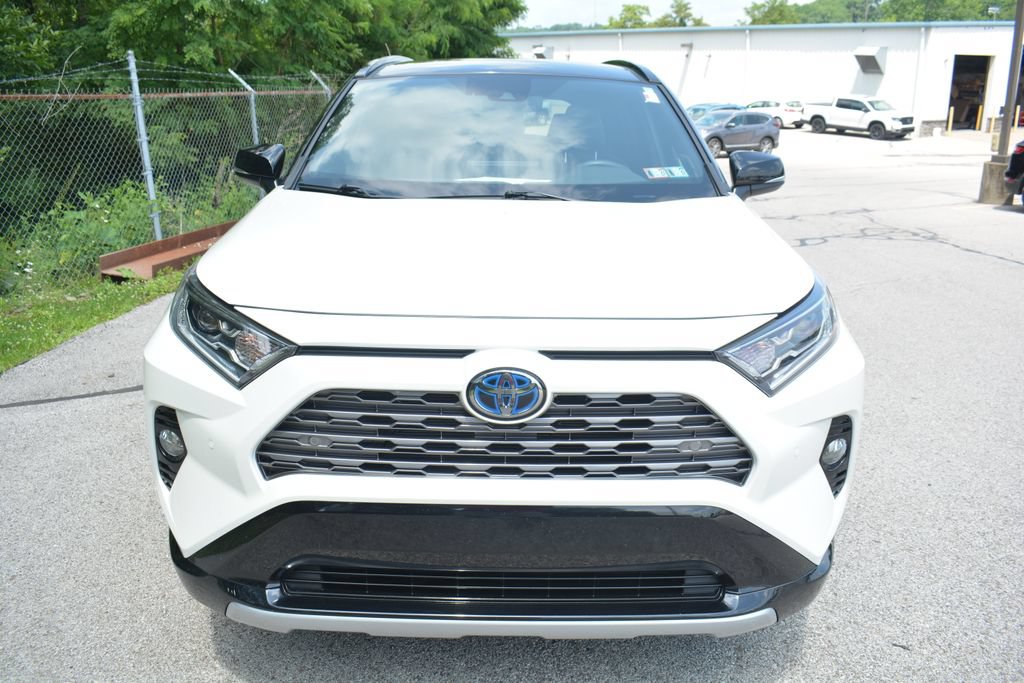 Used 2021 Toyota RAV4 XSE AWD/4WD image 2