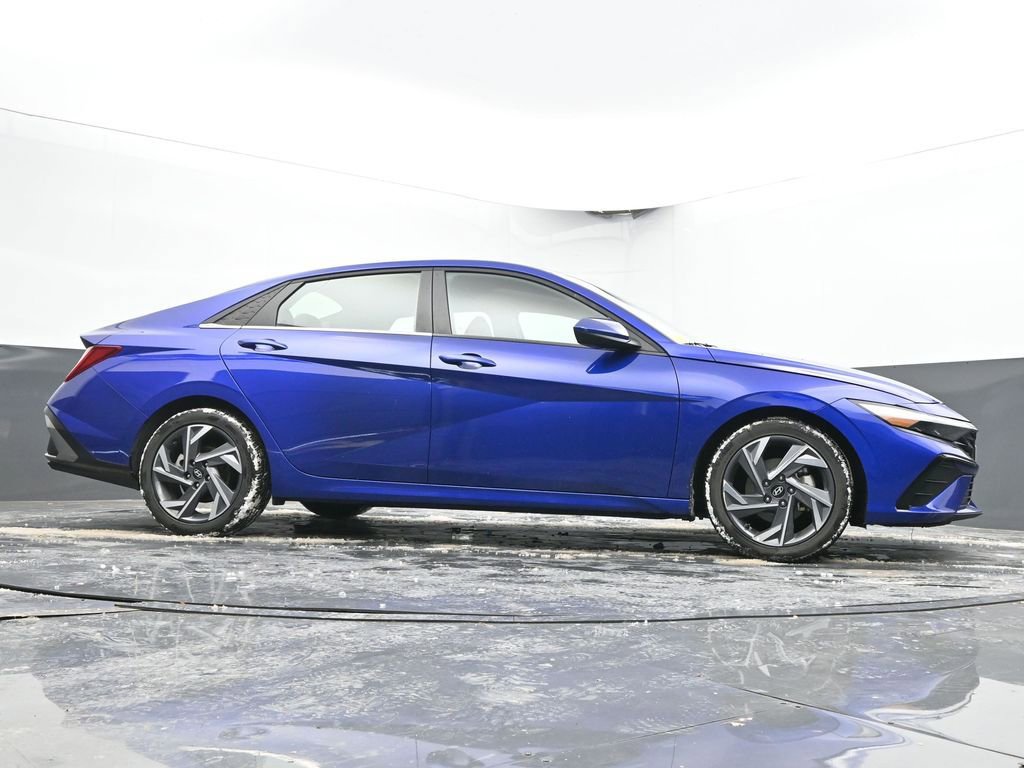Used 2025 Hyundai Elantra SEL image 71